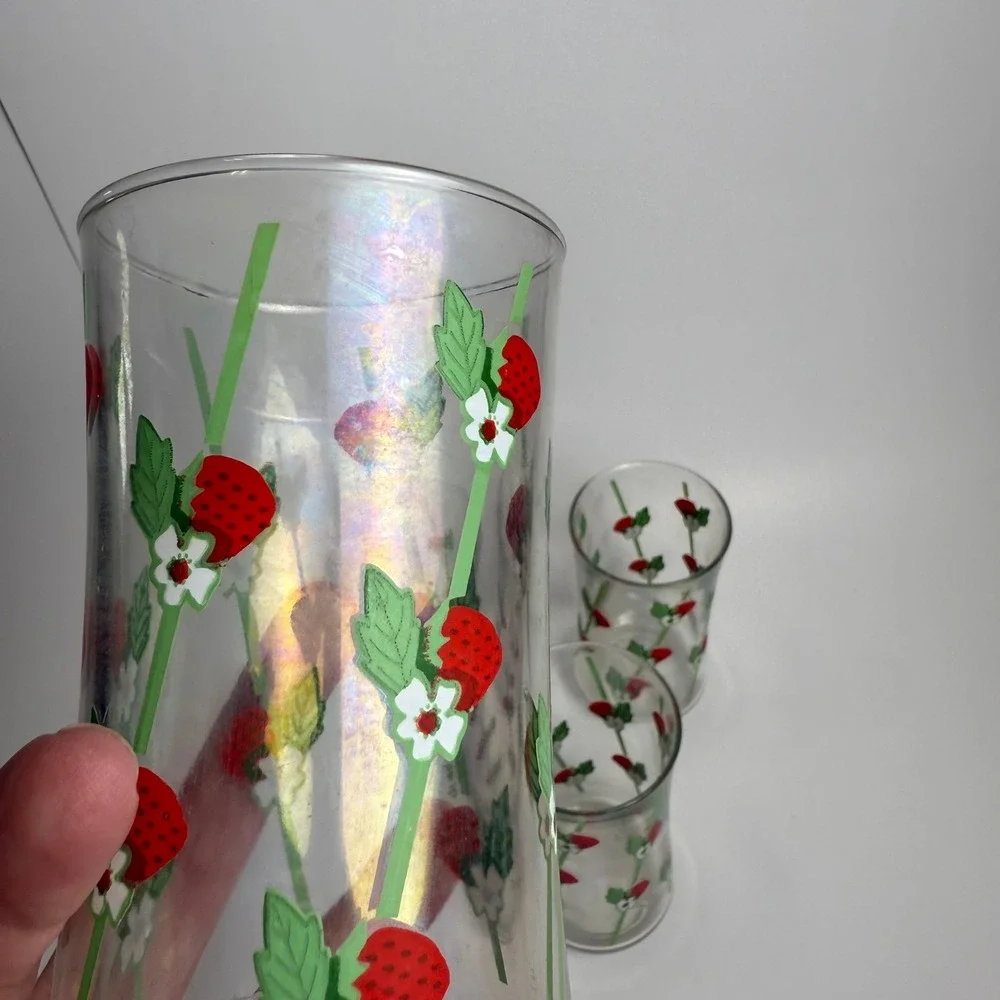 Vintage Greg Flowers Strawberry Vine Glass Tumblers Retro Set of 5 Red Green
